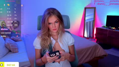 Snapshot of disney__princess chatting on 24, 4, 2026 JASMINE online show from 24, 4, 2026