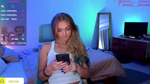 Snapshot of disney__princess chatting on 27, 4, 2026 JASMINE online show from 27, 4, 2026