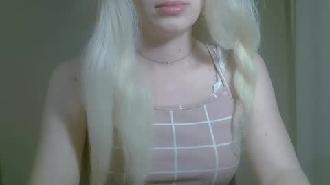 DitaMilton online show from 8, 9, 2025