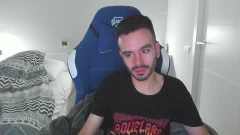 Snapshot of divan1000 chatting on 1, 1, 2025 divan1000 online show from 1, 1, 2025