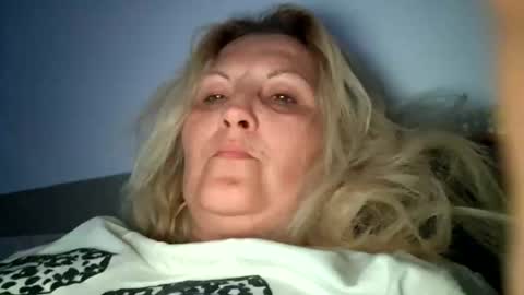 Snapshot of divineblond chatting on 19, 4, 2026 Alexxa online show from 19, 4, 2026