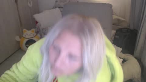 Snapshot of divineblond chatting on 29, 4, 2026 Alexxa online show from 29, 4, 2026