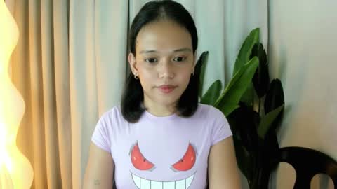 Snapshot of divinegoddness chatting on 15, 4, 2026 Crystal mae online show from 15, 4, 2026