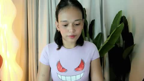 Snapshot of divinegoddness chatting on 18, 4, 2026 Crystal mae online show from 18, 4, 2026