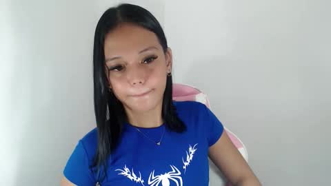 Snapshot of divinegoddness chatting on 22, 4, 2026 Crystal mae online show from 22, 4, 2026