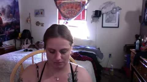 Snapshot of divinelibra chatting on 28, 11, 2025 DivineLibra online show from 28, 11, 2025