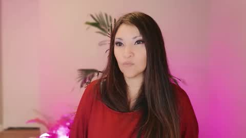 Snapshot of divinelynn chatting on 5, 4, 2026 DivineLynn online show from 5, 4, 2026