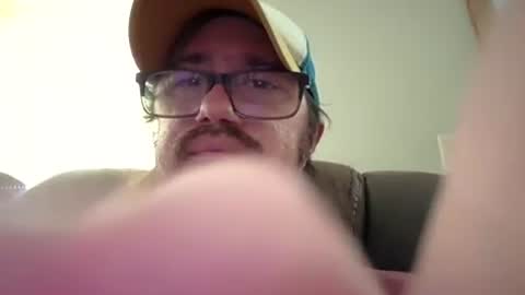 Snapshot of divorcedstoner420 chatting on 10, 7, 2026 divorcedstoner420 online show from 10, 7, 2026