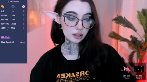 dixipixi_ online show from 23, 1, 2025