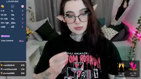 dixipixi_ online show from 21, 2, 2025