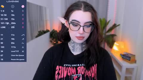 dixipixi_ online show from 23, 2, 2025