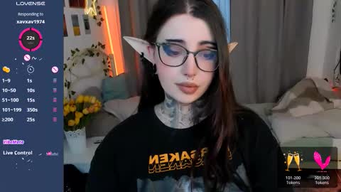 dixipixi_ online show from 20, 9, 2025