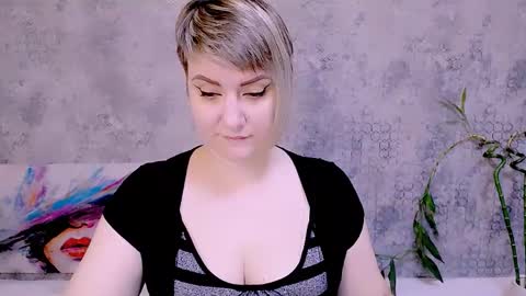 Snapshot of djullia chatting on 9, 11, 2025 djullia online show from 9, 11, 2025