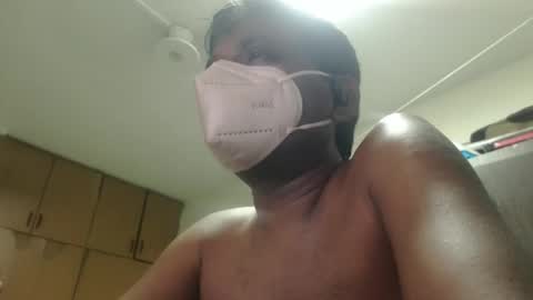 Snapshot of dnana_akv chatting on 4, 5, 2026 Dark brown with pink head online show from 4, 5, 2026