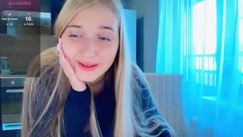 Snapshot of do_u_want_alice chatting on 12, 10, 2025 Alice online show from 12, 10, 2025