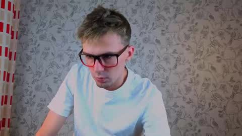 Snapshot of dobrovoritel chatting on 14, 4, 2026 Robert online show from 14, 4, 2026