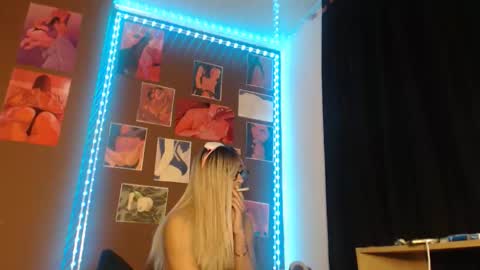 Snapshot of doeschi_fox chatting on 20, 4, 2026 doeschi_fox online show from 20, 4, 2026