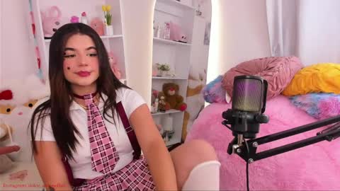 Snapshot of dolce_antonellaa chatting on 2, 4, 2026 antonella online show from 2, 4, 2026
