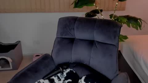 Snapshot of dolcebaddie chatting on 14, 11, 2025 Hii Dont forget to follow me . online show from 14, 11, 2025