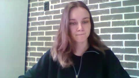 dolcezza_ online show from 6, 4, 2026