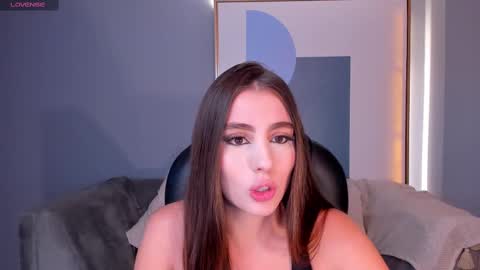 Dolcie  online show from 3, 3, 2025