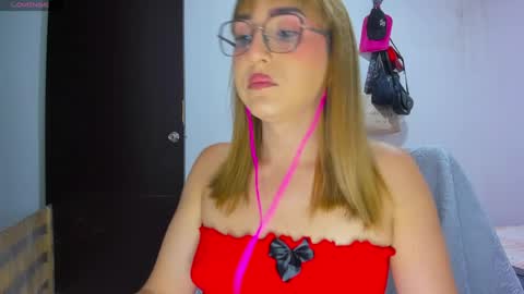 Snapshot of doll_andrea_ chatting on 7, 5, 2026 ANDREA online show from 7, 5, 2026