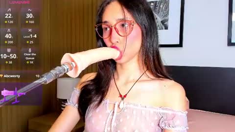 Snapshot of doll_bella_ chatting on 10, 6, 2026 Bella online show from 10, 6, 2026