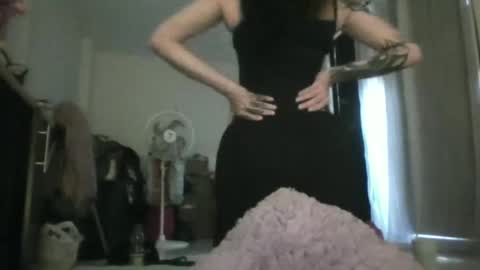 doll_dollys_ online show from 24, 4, 2026
