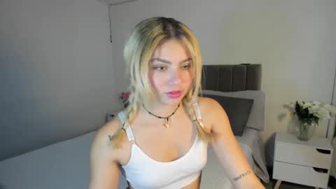 Snapshot of doll_oriana chatting on 25, 9, 2025 doll_oriana online show from 25, 9, 2025