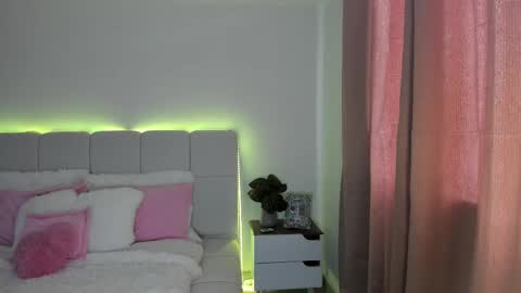 Snapshot of doll_oriana chatting on 3, 2, 2026 doll_oriana online show from 3, 2, 2026