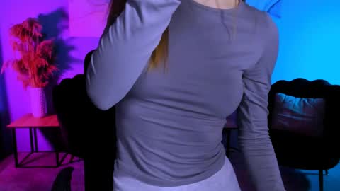 Snapshot of doll_vey chatting on 10, 4, 2026 doll_vey online show from 10, 4, 2026