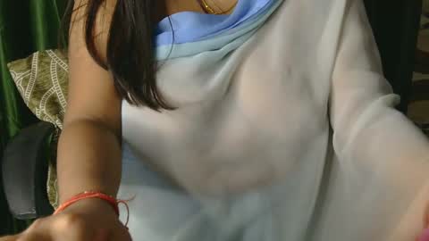 dolly_2 online show from 23, 1, 2025