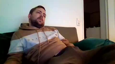 Snapshot of dombio_12 chatting on 28, 2, 2025 dombio_12 online show from 28, 2, 2025