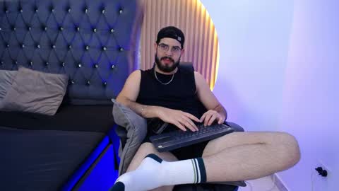 Snapshot of domboy_ chatting on 4, 5, 2026 domboy online show from 4, 5, 2026