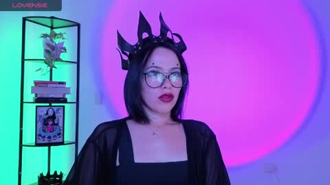 Snapshot of domgiirl chatting on 8, 4, 2026 Mistress online show from 8, 4, 2026
