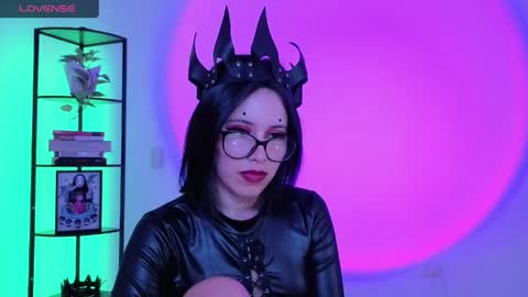Snapshot of domgiirl chatting on 10, 4, 2026 Mistress online show from 10, 4, 2026