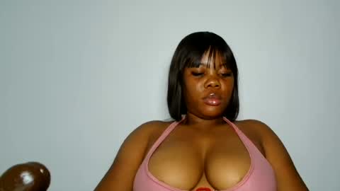 Snapshot of domina_veloura27 chatting on 12, 6, 2026 laura online show from 12, 6, 2026