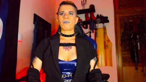 Dom Blue online show from 17, 1, 2025