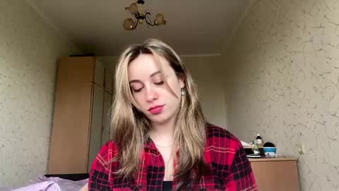 Snapshot of domingadandridge chatting on 19, 5, 2026 Mia online show from 19, 5, 2026