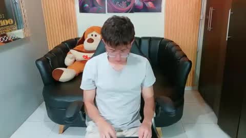 Snapshot of dominic_carminex chatting on 18, 10, 2025 dominic_carminex online show from 18, 10, 2025