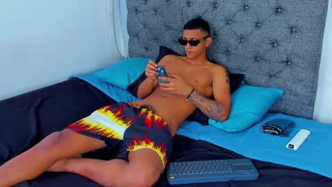 Snapshot of dominic_smith_ chatting on 2, 12, 2024 dominic_smith_ online show from 2, 12, 2024