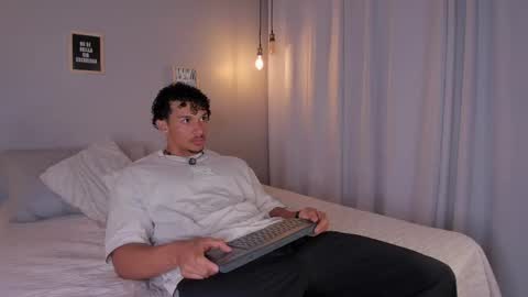 Snapshot of dominik_drake chatting on 21, 4, 2026 Dominik Drake online show from 21, 4, 2026