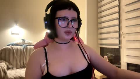 Snapshot of dominiquebreakey chatting on 13, 3, 2026 Cati online show from 13, 3, 2026