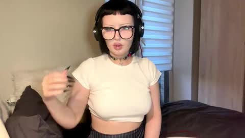 Snapshot of dominiquebreakey chatting on 28, 3, 2026 Cati online show from 28, 3, 2026