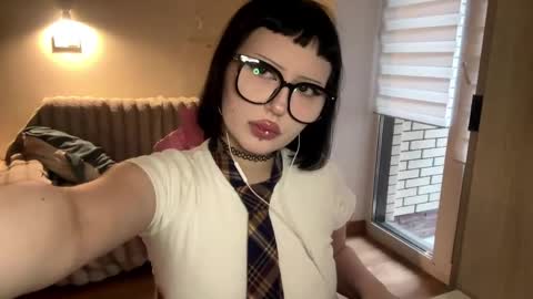 Snapshot of dominiquebreakey chatting on 16, 4, 2026 Cati online show from 16, 4, 2026
