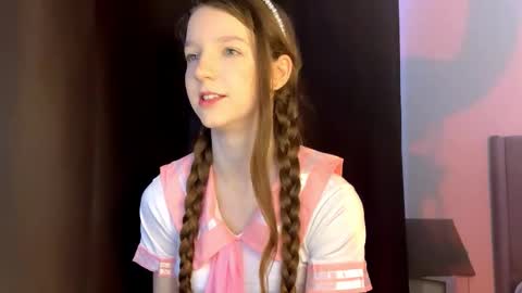 Snapshot of domitilabarrus chatting on 10, 3, 2026 Kira online show from 10, 3, 2026