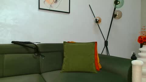 Snapshot of dommedrucilla chatting on 29, 4, 2026 Mistress Gia online show from 29, 4, 2026