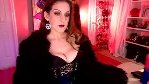 Snapshot of dommetomorrow chatting on 28, 12, 2024 DommeTomorrow online show from 28, 12, 2024