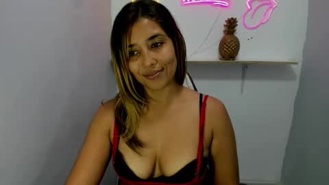 Snapshot of dona_tella chatting on 19, 3, 2026 dona_tella online show from 19, 3, 2026