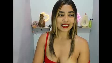 Snapshot of dona_tella chatting on 14, 4, 2026 dona_tella online show from 14, 4, 2026